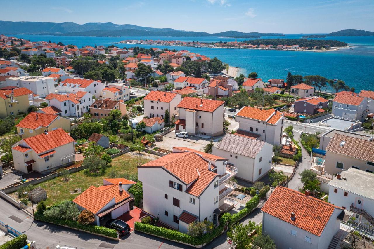 Apartments Maretic Brodarica Center 外观 照片