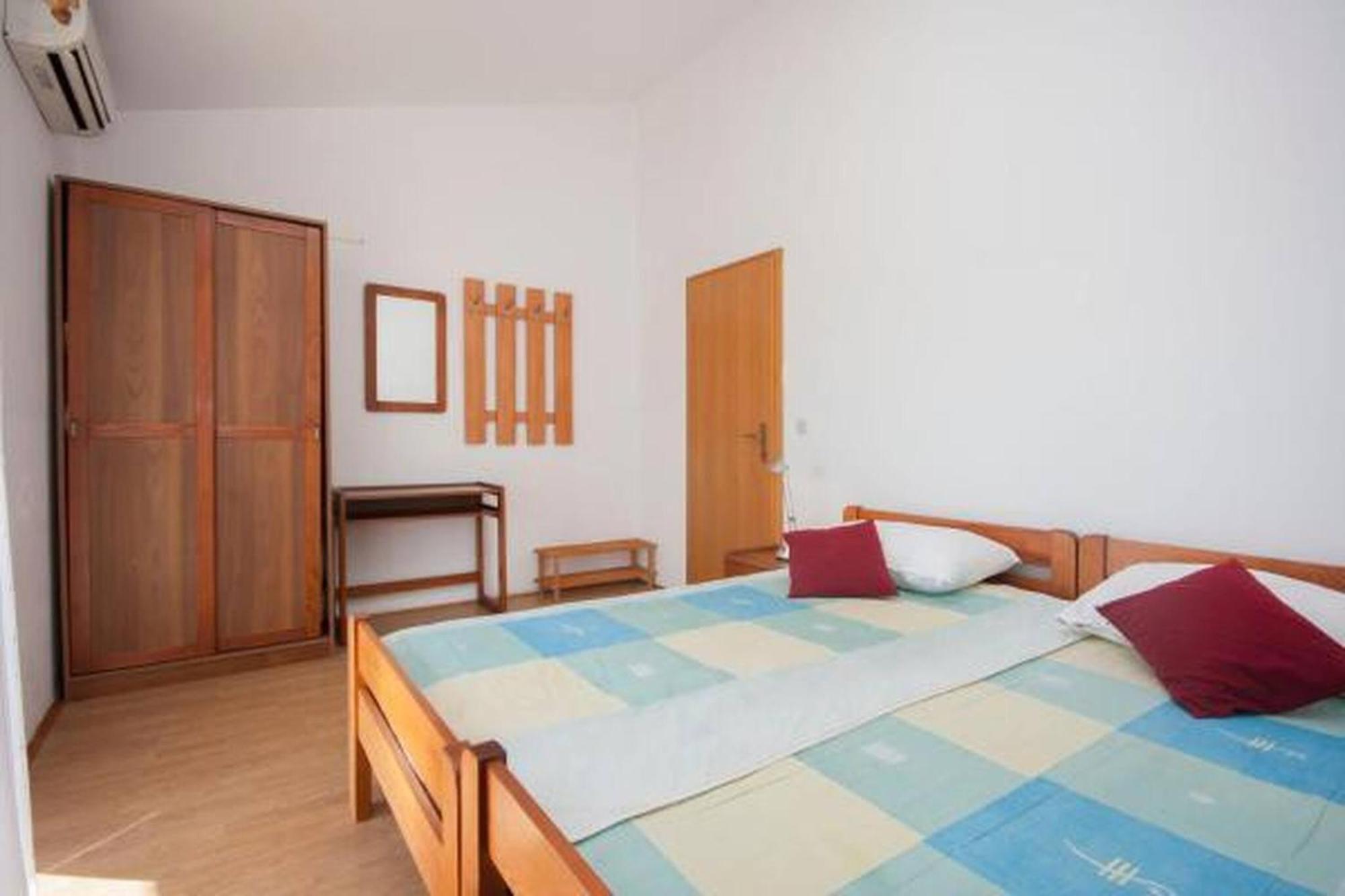 Apartments Maretic Brodarica Center 外观 照片